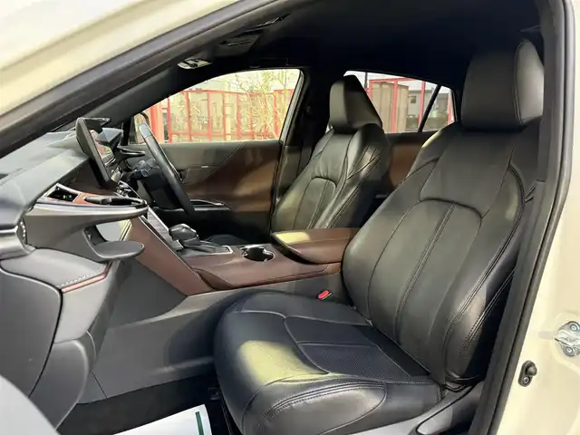 トヨタ ハリアー Z 香川県 2022(令4)年 3.2万km ホワイトパールクリスタルシャイン ワンオーナー/メーカーナビ/フルセグＴＶ/Ｂｌｕｅｔｏｏｔｈ/アップルカープレイ/ＪＢＬプレミアムサウンド/バックカメラ/デジタルインナーミラー/ヘッドアップディスプレイ/トヨタセーフティセンス/レーダークルーズコントロール/レーンキープアシスト/革調シートカバー/シートヒータ―/パワーバックドア/オートマチックハイビーム/LEDオートライト/LEDフォグライト