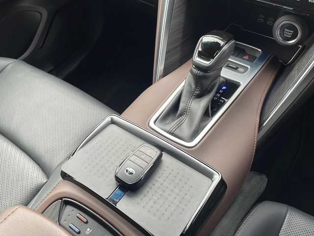 トヨタ ハリアー Z レザーパッケージ 秋田県 2022(令4)年 3万km プレシャスブラックパール ワンオーナー/全周囲カメラ/寒冷地仕様/モデリスタエアロ/コネクティッドナビ/JBLプレミアムサウンド/フルセグＴＶ/Bluetooth/ラジオ/USB/Miracast/デジタルインナーミラー/ビルトインETC２．０/レザーシート/シートヒーター/エアシート/レーダークルーズコントロール/レーンキープアシスト/ヘッドアップディスプレイ/ブラインドスポットモニター/オートマチックハイビーム/パワーバックドア/LEDオートライト/LEDフォグライト