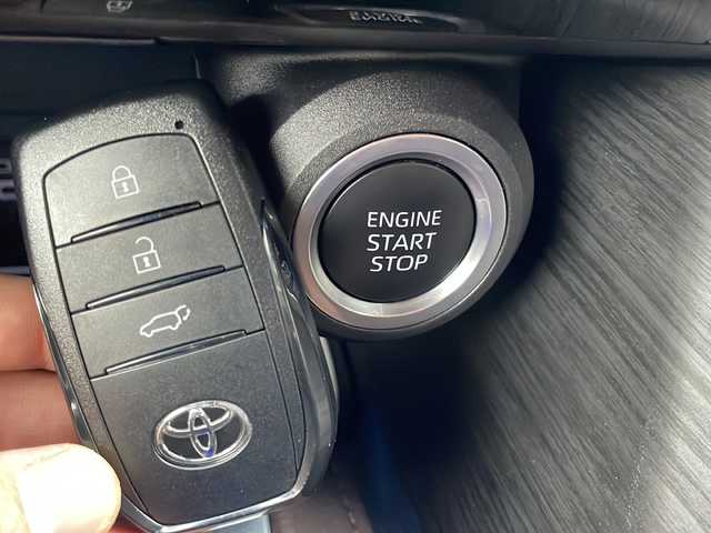 トヨタ ハリアー Z レザーパッケージ 秋田県 2022(令4)年 3万km プレシャスブラックパール ワンオーナー/全周囲カメラ/寒冷地仕様/モデリスタエアロ/コネクティッドナビ/JBLプレミアムサウンド/フルセグＴＶ/Bluetooth/ラジオ/USB/Miracast/デジタルインナーミラー/ビルトインETC２．０/レザーシート/シートヒーター/エアシート/レーダークルーズコントロール/レーンキープアシスト/ヘッドアップディスプレイ/ブラインドスポットモニター/オートマチックハイビーム/パワーバックドア/LEDオートライト/LEDフォグライト