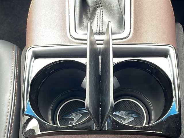 トヨタ ハリアー Z レザーパッケージ 秋田県 2022(令4)年 3万km プレシャスブラックパール ワンオーナー/全周囲カメラ/寒冷地仕様/モデリスタエアロ/コネクティッドナビ/JBLプレミアムサウンド/フルセグＴＶ/Bluetooth/ラジオ/USB/Miracast/デジタルインナーミラー/ビルトインETC２．０/レザーシート/シートヒーター/エアシート/レーダークルーズコントロール/レーンキープアシスト/ヘッドアップディスプレイ/ブラインドスポットモニター/オートマチックハイビーム/パワーバックドア/LEDオートライト/LEDフォグライト