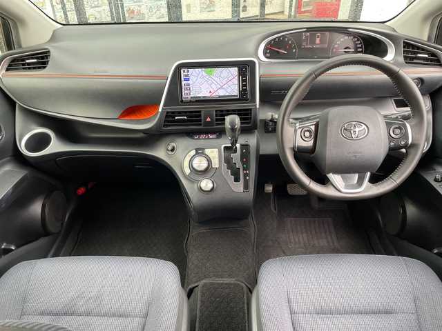 トヨタ シエンタ G 千葉県 2016(平28)年 5.2万km ブラックマイカ 社外メモリナビ/(フルセグTV/CD/DVD/BT/AM/FM)/バックカメラ/クルーズコントロール/両側パワースライドドア/横滑り防止装置/ETC/アイドリングストップ/ウィンカーミラー/電動格納ミラー/シートリフター/プッシュスタート/スマートキー/フロアマット/スペアキー