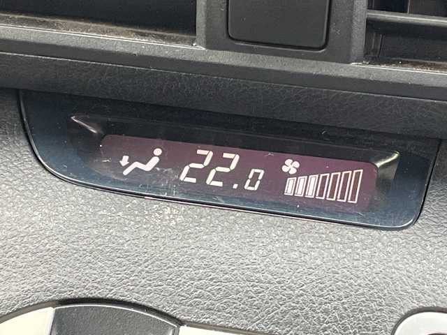 トヨタ シエンタ G 千葉県 2016(平28)年 5.2万km ブラックマイカ 社外メモリナビ/(フルセグTV/CD/DVD/BT/AM/FM)/バックカメラ/クルーズコントロール/両側パワースライドドア/横滑り防止装置/ETC/アイドリングストップ/ウィンカーミラー/電動格納ミラー/シートリフター/プッシュスタート/スマートキー/フロアマット/スペアキー