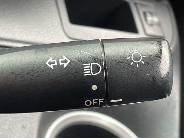 トヨタ シエンタ G 千葉県 2016(平28)年 5.2万km ブラックマイカ 社外メモリナビ/(フルセグTV/CD/DVD/BT/AM/FM)/バックカメラ/クルーズコントロール/両側パワースライドドア/横滑り防止装置/ETC/アイドリングストップ/ウィンカーミラー/電動格納ミラー/シートリフター/プッシュスタート/スマートキー/フロアマット/スペアキー