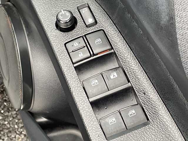 トヨタ シエンタ G 千葉県 2016(平28)年 5.2万km ブラックマイカ 社外メモリナビ/(フルセグTV/CD/DVD/BT/AM/FM)/バックカメラ/クルーズコントロール/両側パワースライドドア/横滑り防止装置/ETC/アイドリングストップ/ウィンカーミラー/電動格納ミラー/シートリフター/プッシュスタート/スマートキー/フロアマット/スペアキー