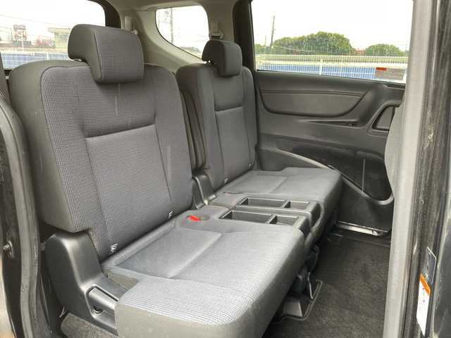 トヨタ シエンタ G 千葉県 2016(平28)年 5.2万km ブラックマイカ 社外メモリナビ/(フルセグTV/CD/DVD/BT/AM/FM)/バックカメラ/クルーズコントロール/両側パワースライドドア/横滑り防止装置/ETC/アイドリングストップ/ウィンカーミラー/電動格納ミラー/シートリフター/プッシュスタート/スマートキー/フロアマット/スペアキー