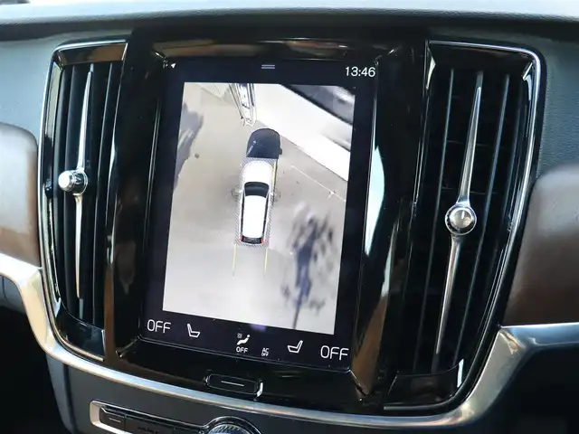 ボルボ Ｖ９０ T6 AWD インスクリプション 宮城県 2017(平29)年 3.8万km パール 純正ナビ【ＢＴ／フルセグＴＶ／ＡＵＸ】/パノラマサンルーフ　/Ｂｏｗｅｒｓ＆ｗｉｌｋｉｎｓサウンド　/アップディスプレイ　/アダプティブクルーズコントロール　/自動駐車システム　/茶レザーシート　/全席シートヒーター/前席エアシート/オートマチックハイビーム/ステアリングヒーター/全方位カメラ/前後ドライブレコーダー/パーキングアシスト/ブラインドスポットアシスト/パワーバックドア/純正20インチAW/前席メモリー付きパワーシート/LEDヘッドライト/禁煙車