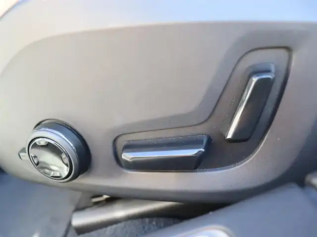 ボルボ Ｖ９０ T6 AWD インスクリプション 宮城県 2017(平29)年 3.8万km パール 純正ナビ【ＢＴ／フルセグＴＶ／ＡＵＸ】/パノラマサンルーフ　/Ｂｏｗｅｒｓ＆ｗｉｌｋｉｎｓサウンド　/アップディスプレイ　/アダプティブクルーズコントロール　/自動駐車システム　/茶レザーシート　/全席シートヒーター/前席エアシート/オートマチックハイビーム/ステアリングヒーター/全方位カメラ/前後ドライブレコーダー/パーキングアシスト/ブラインドスポットアシスト/パワーバックドア/純正20インチAW/前席メモリー付きパワーシート/LEDヘッドライト/禁煙車