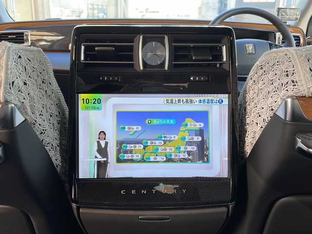 トヨタ センチュリー 高知県 2019(平31)年 0.6万km シルバーM 精華レイディエントシルバーメタリック/メーカーナビ/・フルセグTV/・CD/DVD/Blu-ray/・Bluetooth/Ｂカメラ/ＥＴＣ/リアエンターテイメント/ライティングテーブル/七宝レースカーテン/フルレザーシート/全席シートヒーター/エアシート/パワーシート/レーダークルーズコントロール/BSM/センチュリー専用AW