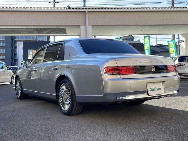 トヨタ センチュリー 高知県 2019(平31)年 0.6万km シルバーM 精華レイディエントシルバーメタリック/メーカーナビ/・フルセグTV/・CD/DVD/Blu-ray/・Bluetooth/Ｂカメラ/ＥＴＣ/リアエンターテイメント/ライティングテーブル/七宝レースカーテン/フルレザーシート/全席シートヒーター/エアシート/パワーシート/レーダークルーズコントロール/BSM/センチュリー専用AW