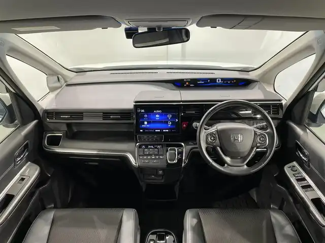 ホンダ ステップワゴン スパーダ ハイブリッド G EX ホンダセンシング 愛知県 2018(平30)年 3.8万km プラチナホワイトパール 純正１０インチナビ/両側パワースライドドア/衝突軽減ブレーキ/レーダークルーズコントロール/レーンキープアシスト/先行車発進告知/わくわくゲート/バックカメラ/ドライブレコーダー/ビルトインＥＴＣ/ハーフレザー/シートヒーター/ＬＥＤヘッドライト/USB入力端子/ISOFIX/純正フロアマット/純正16インチアルミホイール