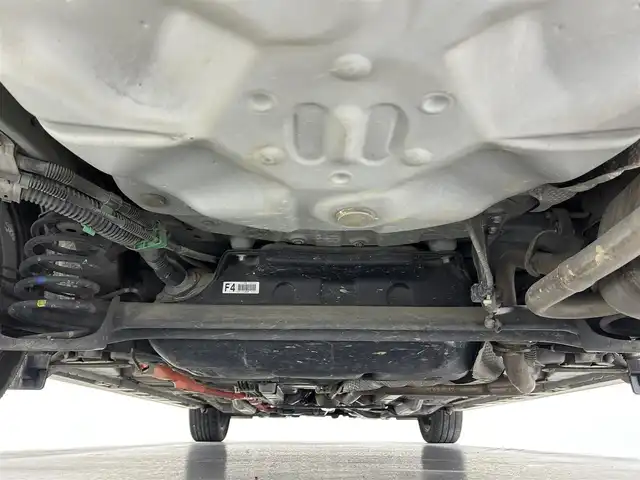 トヨタ カローラ フィールダー ハイブリッドG ダブルバイビー 佐賀県 2017(平29)年 12.2万km ホワイトパールクリスタルシャイン 衝突軽減ブレーキ/社外7インチナビ/CD/DVD/フルセグTV/Bluetooth/クリアランスソナー /前後ドライブレコーダー/クルーズコントロール/LEDライト/オートライト/オートハイビーム/フォグライト /純正16インチアルミホイール/純正フロアマット/ハーフレザーシート /ISOFIXシート/革巻きステアリング/スマートキー
