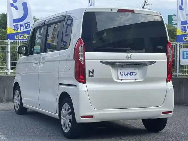 ホンダ Ｎ ＢＯＸ G ホンダセンシング 兵庫県 2017(平29)年 8.7万km プレミアムホワイトパールⅡ (株)IDOMが運営する【じしゃロン神戸名谷店】の自社ローン専用車両になりますこちらは現金またはオートローンご利用時の価格です。自社ローンご希望の方は別途その旨お申付け下さい/ワンオーナー/ホンダセンシング/・衝突軽減ブレーキ/・誤発進抑制機能/・アダクティブクルーズコントロール/・LKAS（車線維持支援システム）/・先行車発進お知らせ機能/純正ディスプレイオーディオ（WX-171CP）/・ワンセグTV/・Bluetooth/・バックカメラ/プッシュスタート/パワースライドドア/ビルトインETC/USB入力端子/純正フロアマット/純正ドアバイザー/ウィンカーミラー/取扱説明書/保証書