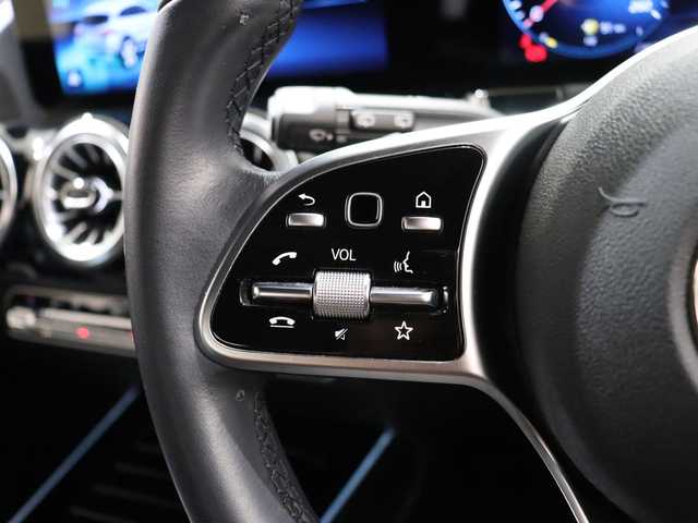 メルセデス・ベンツ Ｍ・ベンツ ＧＬＡ１８０ 静岡県 2021(令3)年 2.4万km ポーラホワイト ナビ/アイドリングストップ/ACC/プッシュスタート/レザーエクスクルーシブパッケージ/レーダーセーフティパッケージ/360°カメラ/パドルシフト/ドラレコ前後/D+N席シートヒーター/ETC/ルーフレール/サンルーフ