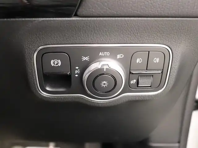 メルセデス・ベンツ Ｍ・ベンツ ＧＬＡ１８０ 静岡県 2021(令3)年 2.4万km ポーラホワイト ナビ/アイドリングストップ/ACC/プッシュスタート/レザーエクスクルーシブパッケージ/レーダーセーフティパッケージ/360°カメラ/パドルシフト/ドラレコ前後/D+N席シートヒーター/ETC/ルーフレール/サンルーフ