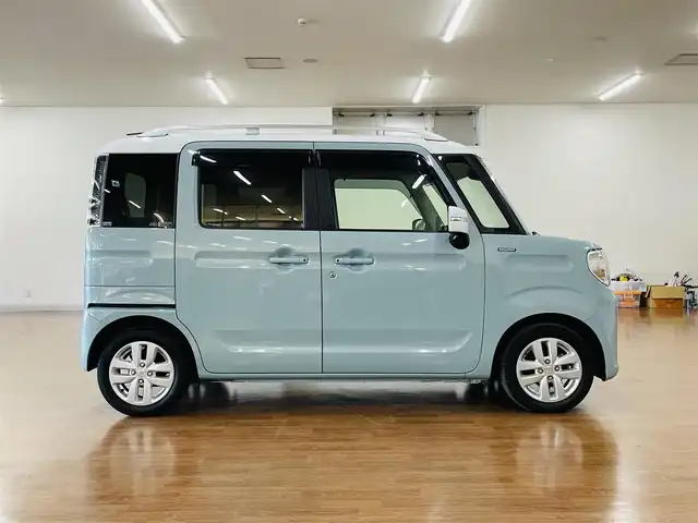スズキ スペーシア HYBRID X 道央・札幌 2018(平30)年 5.1万km オフブルーメタリック/ホワイト2トーン 4WD/ワンオーナー/社外SDナビ/・フルセグTV/CD/DVD/BT/SD/バックカメラ/純正エンジンスターター/両側パワースライドドア /前席シートヒーター/スズキセーフティサポート/・デュアルセンサーブレーキサポート/・前後誤発進抑制機能/・車線逸脱警報機能/・先行車発進お知らせ機能/・標識認識機能/横滑り防止装置/前後コーナーセンサー/アイドリングストップ/純正フロアマット/純正ドアバイザー/ルーフレール/ウインカーミラー/オートライト/LEDヘッドライト/純正14インチAW/積込社外AW付き冬タイヤ/・155/65R14 ’18製 5mm/新車時保証書/取扱説明書/ナビ取扱説明書