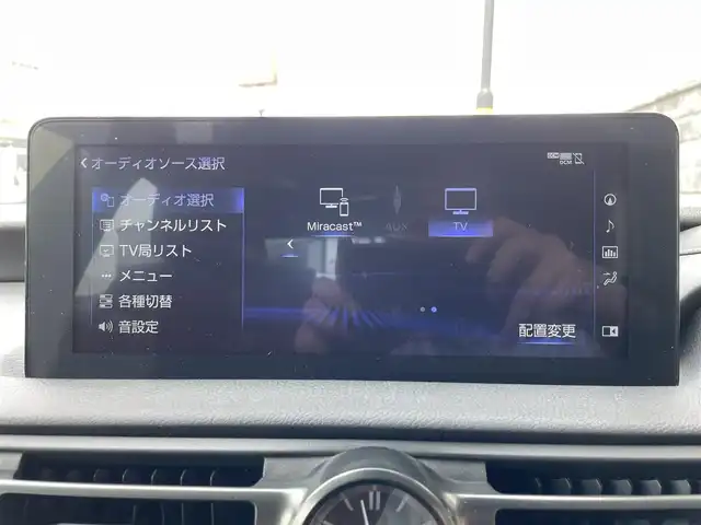 レクサス ＩＳ 300h 佐賀県 2023(令5)年 1.9万km ソニッククォーツ プリクラッシュセーフティ/レーダークルーズコントロール/クリアランスソナー/ブラインドスポットモニター/純正メーカーSDナビ/・パノラミックビューモニター/・フルセグTV（走行視聴可）/BT/CD/DVD/レザーシート/シートヒーター/パワーシート/純正18インチAW/LEDヘッドライト/フォグランプ/前後ドライブレコーダー（TZ-DR210)/革巻きステアリング/ステアリングスイッチ/パドルシフト/ETC2.0/プッシュスタート/ISOFIX