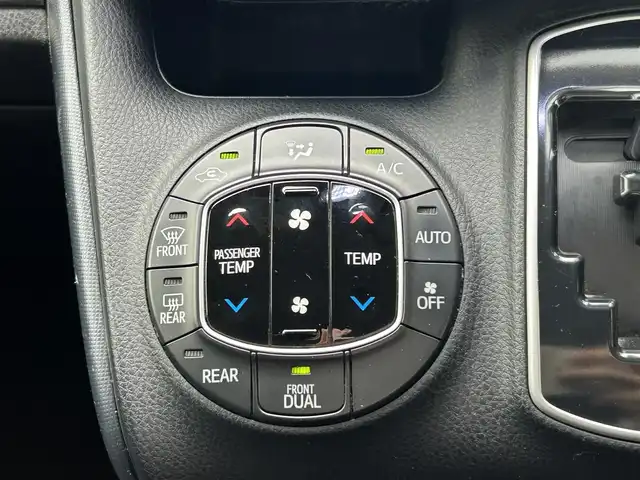 トヨタ ヴォクシー ZS 兵庫県 2014(平26)年 10.8万km ボルドーマイカメタリック 純正ナビ(AM/FM/CD/DVD/TV/BT)/バックカメラ/アイドリングストップ/革巻きステアリング/ステアリングリモコン/プッシュスタート/ビルドインETC/前方ドライブレコーダー/両側パワースライドドア/三列シート/純正フロアマット/ドアバイザー/LEDヘッドライト/純正19インチアルミホイール/スマートキー/保証書/取扱説明書