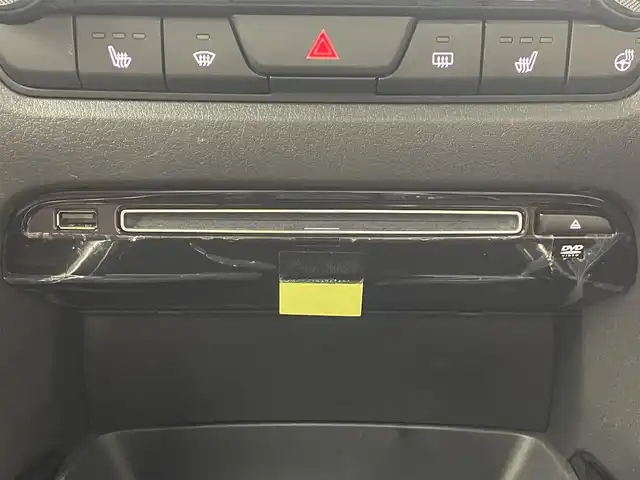 マツダ ＣＸ－３０ 20S 100周年特別記念車 大分県 2021(令3)年 2.6万km スノーフレイクホワイトパールマイカ ワンオーナー/100周年特別記念車装備/・創立100周年スペシャルロゴ/・レザーシート：レッド/・フロアマット/カーペット：レッド/・360°ビュー・モニター/・BOSEサウンドシステム/・CD/DVD+地上デジタルTVチューナー/・ボディカラー：スノーフレイクホワイトパールマイカ/・センターコンソール/ニーレストパッド/ドアアームレスト/　（ピュアホワイト）/・18インチアルミホイール（高輝度ダーク塗装）/・ドライバーモニタリング/・フロントパーキングセンサー/・スーパーUVカットガラス＋IRカットガラス/パワーリフトゲート/前席シートヒーター/ステアリングヒーター/純正ナビ/HDMI/BT/Apple Car Play/Android Auto/マツダレーダークルーズコントロール/ブラインドスポットモニター/ヘッドアップディスプレイ/リアパーキングセンサー/純正前後ドライブレコーダー/ビルトインETC/電動パーキングブレーキ/スペアキー/トノカバー/保証書・取扱説明書