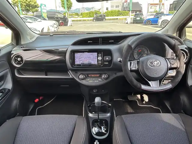 トヨタ ヴィッツ ハイブリッド F セーフティーエディションⅡ 愛知県 2018(平30)年 6.3万km スーパーレッドⅤ ワンオーナー/社外メモリナビ/フルセグテレビ/バックカメラ/Bluetooth/ウィンカーミラー/ドアバイザー/プッシュスタート/ETC/コーナーセンサー/レーンキープ/衝突軽減ブレーキ