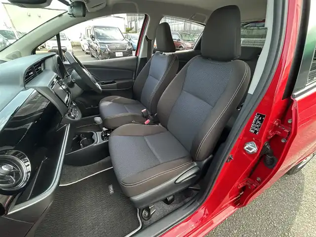 トヨタ ヴィッツ ハイブリッド F セーフティーエディションⅡ 愛知県 2018(平30)年 6.3万km スーパーレッドⅤ ワンオーナー/社外メモリナビ/フルセグテレビ/バックカメラ/Bluetooth/ウィンカーミラー/ドアバイザー/プッシュスタート/ETC/コーナーセンサー/レーンキープ/衝突軽減ブレーキ