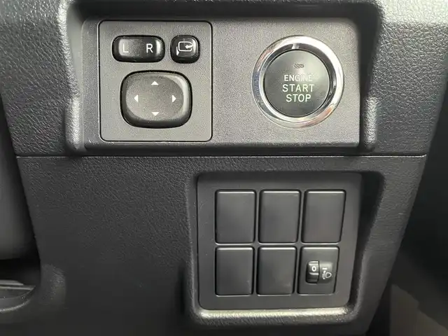 トヨタ ランドクルーザー プラド TX 福岡県 2011(平23)年 4.9万km ブラック ワンオーナー/純正ディーラーナビ（NSDN-W60）/ワンセグTV/CD/DVD/バックカメラ/ビルトインETC/ステップ/ドアバイザー/純正アルミホイール/純正フロアマット/プッシュスタート/2列シート/5名乗り/パワーウィンドウ/ブラウンウッド付ハンドル/スペアタイヤ/取扱説明書/スペアキー/スマートキー