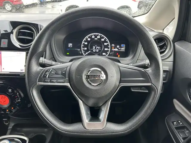 日産 ノート e－パワー X 新潟県 2019(令1)年 9.2万km スーパーブラック 純正ナビ【フルセグTV/FM・AM/】/全方位カメラ/衝突軽減/前後コーナーセンサー/オートライト/ステアリングスイッチ/ETC/横滑り防止/レーンキープアシスト/スマートキー/プッシュスタート