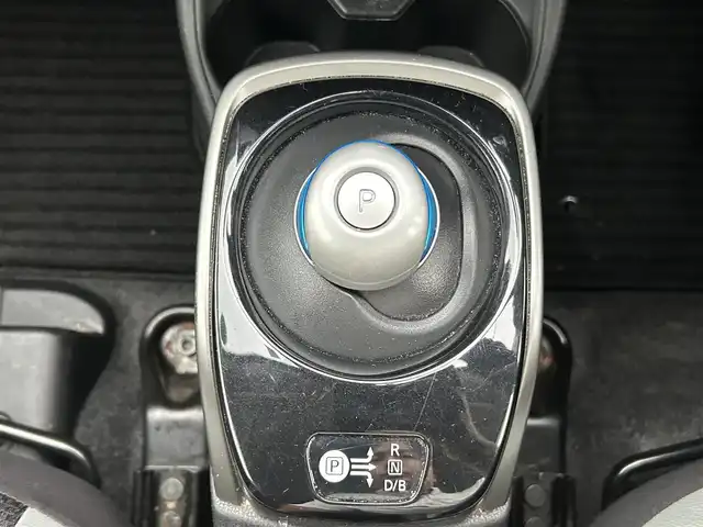 日産 ノート e－パワー X 新潟県 2019(令1)年 9.2万km スーパーブラック 純正ナビ【フルセグTV/FM・AM/】/全方位カメラ/衝突軽減/前後コーナーセンサー/オートライト/ステアリングスイッチ/ETC/横滑り防止/レーンキープアシスト/スマートキー/プッシュスタート