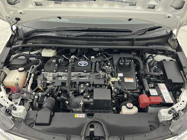 トヨタ カローラ スポーツ ハイブリッドG Z 宮城県 2020(令2)年 6万km アティチュードブラックマイカ/ホワイトパールクリスタルシャイン 禁煙車/モデリスタエアロ（F.S.R）/トヨタセーフティーセンス/・プリクラッシュセーフティーシステム/・レーダークルーズコントロール/・レーントレーシングアシスト/・オートマチックハイビーム/・パーキングサポートブレーキ/・ロードサインアシスト/・ソナー/ヘッドアップディスプレイ/前席シートヒーター/赤革スエードコンビシート/純正9インチディスプレイオーディオ/・BT.AM.FM.USB.Miracast/バックカメラ/フルセグテレビ/電動パーキングブレーキ/AUTOHOLD/ビルトインETC/プッシュスタート/スマートキー/革巻きステアリング/ステアリングスイッチ/純正フロアマット/純正ドアバイザー/純正18インチアルミホイール/LEDヘッドライト/LEDフォグランプ/横滑り防止機能/アイドリングストップ/ヘッドライトレベライザー