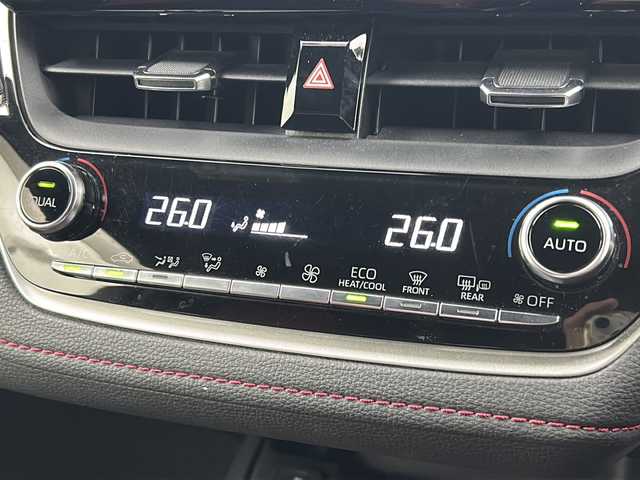 トヨタ カローラ スポーツ ハイブリッドG Z 宮城県 2020(令2)年 6万km アティチュードブラックマイカ/ホワイトパールクリスタルシャイン 禁煙車/モデリスタエアロ（F.S.R）/トヨタセーフティーセンス/・プリクラッシュセーフティーシステム/・レーダークルーズコントロール/・レーントレーシングアシスト/・オートマチックハイビーム/・パーキングサポートブレーキ/・ロードサインアシスト/・ソナー/ヘッドアップディスプレイ/前席シートヒーター/赤革スエードコンビシート/純正9インチディスプレイオーディオ/・BT.AM.FM.USB.Miracast/バックカメラ/フルセグテレビ/電動パーキングブレーキ/AUTOHOLD/ビルトインETC/プッシュスタート/スマートキー/革巻きステアリング/ステアリングスイッチ/純正フロアマット/純正ドアバイザー/純正18インチアルミホイール/LEDヘッドライト/LEDフォグランプ/横滑り防止機能/アイドリングストップ/ヘッドライトレベライザー