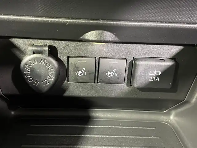 トヨタ ライズ Z 大阪府 2022(令4)年 1.7万km シャイニングホワイトパール 純正ナビ　/ＢＳＭ　/全方位カメラ　/衝突軽減　/ＡＣＣ　/コーナーセンサー　/レーンアシスト　/ドライブレコーダー　/シートヒーター　/ビルトインＥＴＣ　/スペアキー　/ＬＥＤオートライト　/フォグランプ　/スマートキー