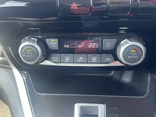 日産 セレナ 兵庫県 2018(平30)年 5万km ブリリアントホワイトパール 純正9インチナビ/CD/DVD/Bluetooth/フルセグ/後席モニター/ETC/両側パワースライド/クルーズコントロール/バッグカメラ/衝突軽減ブレーキ/フォグランプ/LEDヘッドライト/純正フロアマット/USB/ドアバイザー/スマートキー