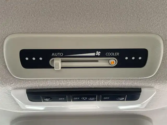 日産 セレナ 兵庫県 2018(平30)年 5万km ブリリアントホワイトパール 純正9インチナビ/CD/DVD/Bluetooth/フルセグ/後席モニター/ETC/両側パワースライド/クルーズコントロール/バッグカメラ/衝突軽減ブレーキ/フォグランプ/LEDヘッドライト/純正フロアマット/USB/ドアバイザー/スマートキー