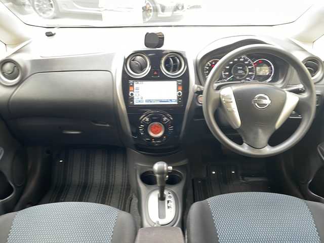 日産 ノート X DIG－S Vセレ +セーフ 兵庫県 2015(平27)年 3.2万km ダークメタルグレー 純正SDナビ　フルセグ、DVD、BT、AM、FM/全方位カメラ/前方ドライブレコーダー/ETC/衝突被害軽減ブレーキ/横滑り防止装置/車線逸脱警報/アイドリングストップ/コーナーセンサー/純正フロアマット/プッシュスタート/スマートキー×１