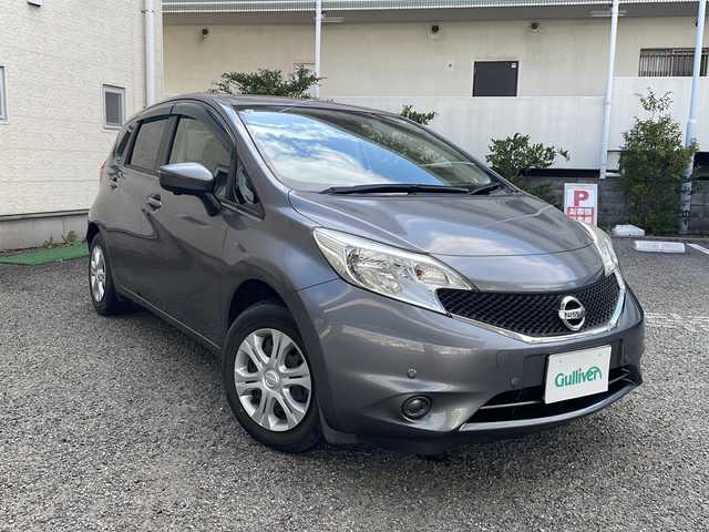 日産 ノート X DIG－S Vセレ +セーフ 兵庫県 2015(平27)年 3.2万km ダークメタルグレー 純正SDナビ　フルセグ、DVD、BT、AM、FM/全方位カメラ/前方ドライブレコーダー/ETC/衝突被害軽減ブレーキ/横滑り防止装置/車線逸脱警報/アイドリングストップ/コーナーセンサー/純正フロアマット/プッシュスタート/スマートキー×１