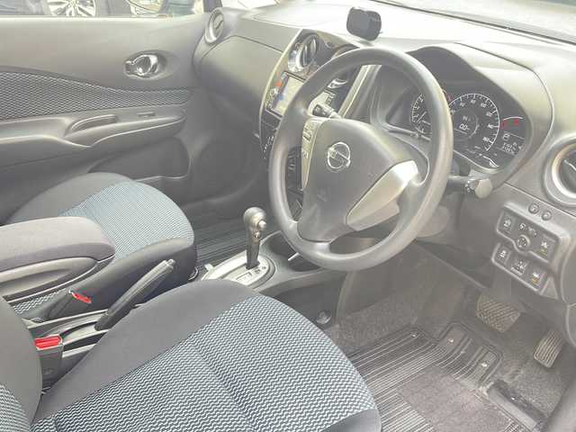 日産 ノート X DIG－S Vセレ +セーフ 兵庫県 2015(平27)年 3.2万km ダークメタルグレー 純正SDナビ　フルセグ、DVD、BT、AM、FM/全方位カメラ/前方ドライブレコーダー/ETC/衝突被害軽減ブレーキ/横滑り防止装置/車線逸脱警報/アイドリングストップ/コーナーセンサー/純正フロアマット/プッシュスタート/スマートキー×１