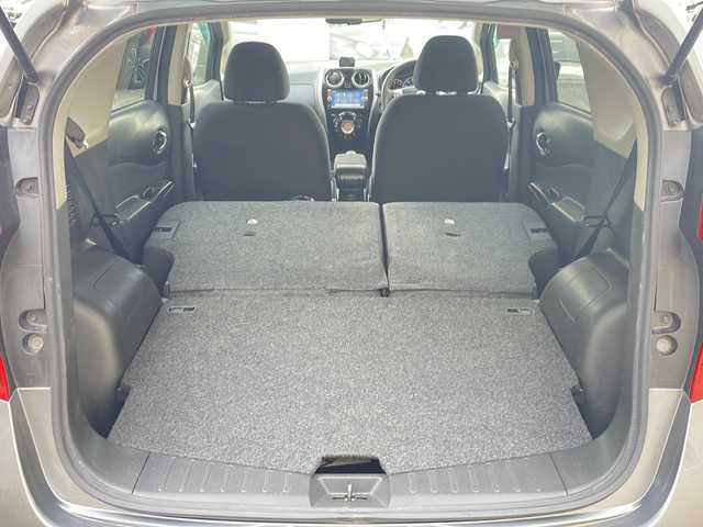 日産 ノート X DIG－S Vセレ +セーフ 兵庫県 2015(平27)年 3.2万km ダークメタルグレー 純正SDナビ　フルセグ、DVD、BT、AM、FM/全方位カメラ/前方ドライブレコーダー/ETC/衝突被害軽減ブレーキ/横滑り防止装置/車線逸脱警報/アイドリングストップ/コーナーセンサー/純正フロアマット/プッシュスタート/スマートキー×１