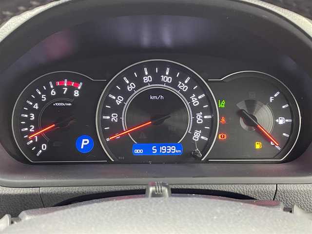 トヨタ ヴォクシー ZS 煌 熊本県 2018(平30)年 5.2万km ホワイトパールクリスタルシャイン 純正9インチナビ（ＣＤ・ＤＶＤ・フルセグ・ＳＤ・ＢＴ）/USB入力端子/純正12インチフリップダウンモニター　/バックカメラ　/ビルトインＥＴＣ　/両側パワースライドドア　/前後クリアランスソナー　/トヨタセーフティーセンス/・衝突軽減ブレーキ/・レーンキープアシスト/・クルーズコントロール/・オートマチックハイビーム/横滑り防止/アイドリングストップ/純正フロアマット/純正１６インチAW/オートライト/LEDヘッドライト/フォグライト/スマートキー/プッシュスタート/スペアキー１本/取扱説明書