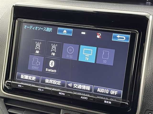 トヨタ ヴォクシー ZS 煌 熊本県 2018(平30)年 5.2万km ホワイトパールクリスタルシャイン 純正9インチナビ（ＣＤ・ＤＶＤ・フルセグ・ＳＤ・ＢＴ）/USB入力端子/純正12インチフリップダウンモニター　/バックカメラ　/ビルトインＥＴＣ　/両側パワースライドドア　/前後クリアランスソナー　/トヨタセーフティーセンス/・衝突軽減ブレーキ/・レーンキープアシスト/・クルーズコントロール/・オートマチックハイビーム/横滑り防止/アイドリングストップ/純正フロアマット/純正１６インチAW/オートライト/LEDヘッドライト/フォグライト/スマートキー/プッシュスタート/スペアキー１本/取扱説明書