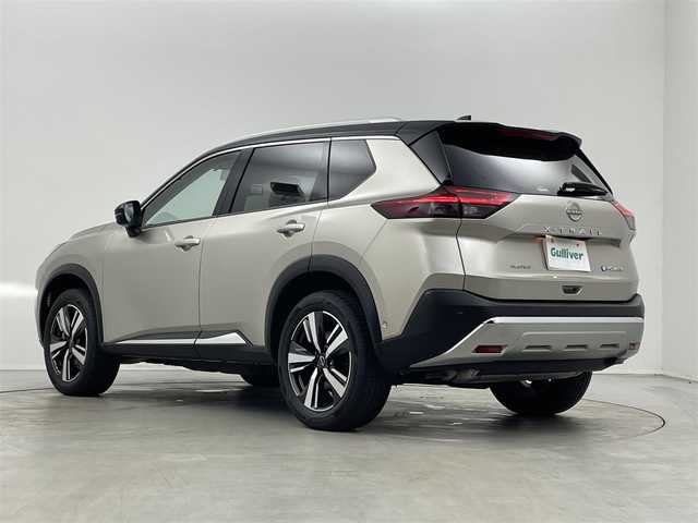日産 エクストレイル G e－4ORCE 埼玉県 2022(令4)年 1.9万km ベージュⅡ ワンオーナー・保証書/4WD/走行18/870キロ（登録時）/プロパイロットシステム/日産コネクトナビゲーションシステム/アラウンドビューカメラ/フルセグTV/Bluetoothオーディオ/USB入力/ワイヤレス充電器/ナビ連動純正ドライブレコーダー前後/タンナッパレザーシート/前席パワーシート/全席シートヒーター/D席メモリーシート/インテリジェントキー×2/プッシュスタート/パワーバックドア/LEDヘッドライト/LEDフォグランプ/純正19インチアルミ/ルーフレール/オートエアコン/WエアB＋サイドエアB/純正デュアルカーペット/ロールサンシェード/取説あり