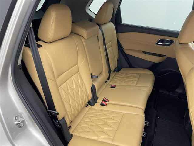 日産 エクストレイル G e－4ORCE 埼玉県 2022(令4)年 1.9万km ベージュⅡ ワンオーナー・保証書/4WD/走行18/870キロ（登録時）/プロパイロットシステム/日産コネクトナビゲーションシステム/アラウンドビューカメラ/フルセグTV/Bluetoothオーディオ/USB入力/ワイヤレス充電器/ナビ連動純正ドライブレコーダー前後/タンナッパレザーシート/前席パワーシート/全席シートヒーター/D席メモリーシート/インテリジェントキー×2/プッシュスタート/パワーバックドア/LEDヘッドライト/LEDフォグランプ/純正19インチアルミ/ルーフレール/オートエアコン/WエアB＋サイドエアB/純正デュアルカーペット/ロールサンシェード/取説あり