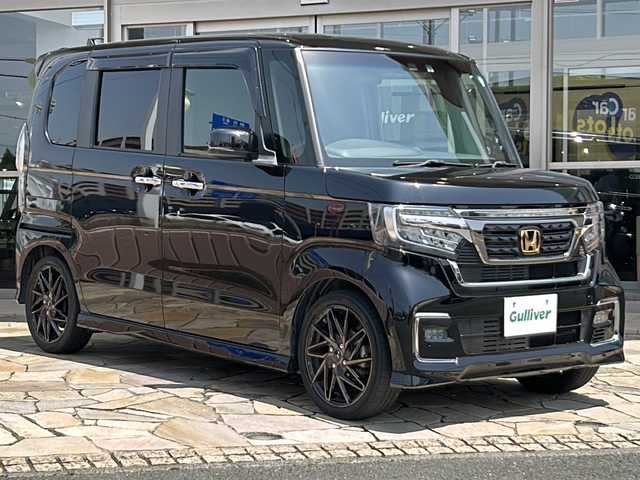 ホンダ Ｎ ＢＯＸ カスタム L ターボ 静岡県 2022(令4)年 2.8万km クリスタルブラックパール 社外ナビ/・フルセグTV/・Bluetooth/・DVD/主要装備/・バックカメラ/・プッシュスタート/・両側パワースライドドア/・ETC/・ホンダセンシング/・クルーズコントロール/・ハーフレザー/・アイドリングストップ/・LEDヘッドライト/・横滑り防止/・シートヒーター/・純正フロアマット