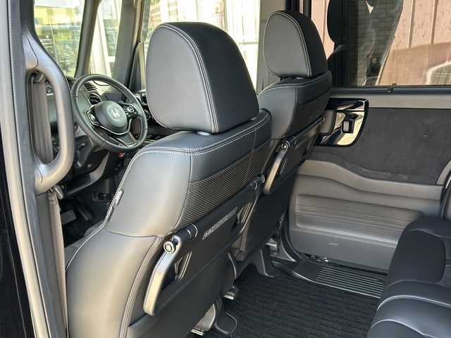 ホンダ Ｎ ＢＯＸ カスタム L ターボ 静岡県 2022(令4)年 2.8万km クリスタルブラックパール 社外ナビ/・フルセグTV/・Bluetooth/・DVD/主要装備/・バックカメラ/・プッシュスタート/・両側パワースライドドア/・ETC/・ホンダセンシング/・クルーズコントロール/・ハーフレザー/・アイドリングストップ/・LEDヘッドライト/・横滑り防止/・シートヒーター/・純正フロアマット