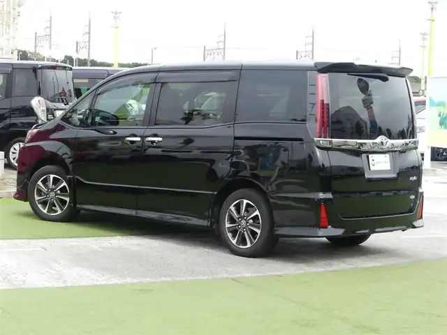 トヨタ ノア Si ダブルバイビーⅡ 千葉県 2020(令2)年 3.8万km ブラック 205/60R16/Toyota Safety Sense/・プリクラッシュセーフティ/・レーンディパーチャーアラート/・オートハイビーム/クルーズコントロール/両側パワースライドドア/ハーフレザーシート/純正SDナビ/地デジTV/バックカメラ/革巻きステアリング/ステアリングスイッチ/ETC/LEDヘッドライト/フォグライト/ウインカーミラー/クリアランスソナー/純正16インチアルミホイル/スマートキー
