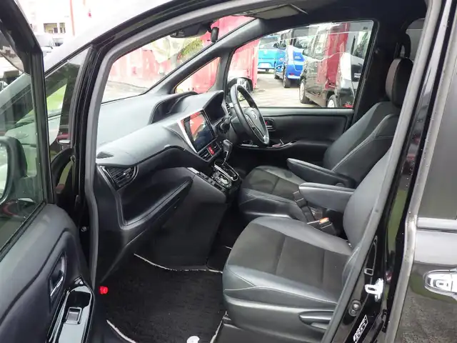 トヨタ ノア Si ダブルバイビーⅡ 千葉県 2020(令2)年 3.8万km ブラック 205/60R16/Toyota Safety Sense/・プリクラッシュセーフティ/・レーンディパーチャーアラート/・オートハイビーム/クルーズコントロール/両側パワースライドドア/ハーフレザーシート/純正SDナビ/地デジTV/バックカメラ/革巻きステアリング/ステアリングスイッチ/ETC/LEDヘッドライト/フォグライト/ウインカーミラー/クリアランスソナー/純正16インチアルミホイル/スマートキー