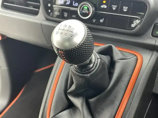 ホンダ Ｎ ＯＮＥ RS 茨城県 2021(令3)年 2.1万km プラチナホワイトパール 純正8インチナビ（VXU-217NBi）/・バックカメラ/・フルセグテレビ/・Bluetooth/衝突軽減システム/レーンキープシステム/電子サイドブレーキ/シートヒーター（D+N席）/AAC（アクティブクルーズコントロール）/ビルドインETC/純正フロアマット（無限）/オートライト/LEDヘッドライト/ヘッドライトレベライザー