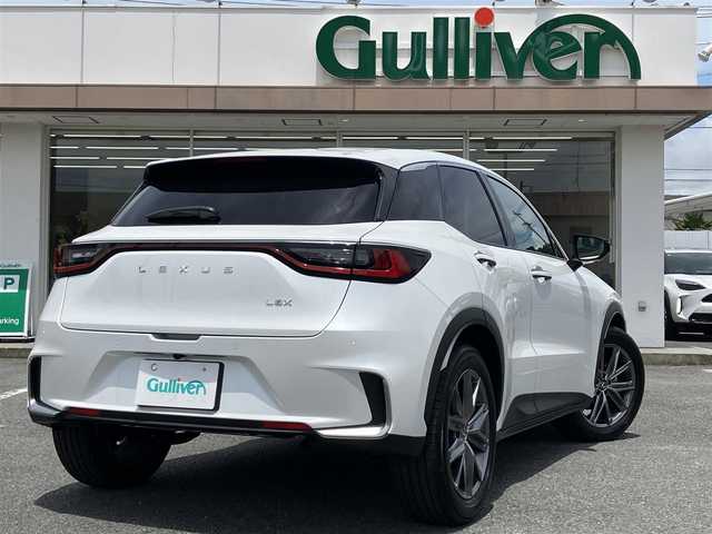 レクサス ＬＢＸ リラックス 三重県 2024(令6)年 0.9万km ソニッククォーツ ♪♪ワンオーナー♪♪/♪♪登録時走行距離8516km♪♪/♪レクサスセーフティシステム＋/　・プリクラッシュセーフティ/　・レーダークルーズコントロール/　・レーンディパーチャーアラート/　・オートマチックハイビーム/　・レーントレーシングアシスト/　・ロードサインアシスト/　・プロアクティブドライビングアシスト/♪純正メーカーディスプレイオーディオナビ/　・Bluetooth/　・USB-C/　・AppleCarPlay/　・AndroidAuto/♪パノラミックビューモニター/♪ブラインドスポットモニター/♪クリアランスソナー/♪パーキングブレーキサポート/♪リアクロストラフィックアラート/♪後方車両接近告知/♪黒革シート/♪パワーバックドア/♪運転席パワーシート/シートメモリ機能付き/♪前席シートヒーター/♪LEDヘッドライト/♪革巻きステアリング/♪ステアリングヒーター/♪ステアリングスイッチ/♪パドルシフト/♪オートマチックハイビーム/♪オートワイパー/♪オートライト/♪オートブレーキホールド/♪オートリトラクタブルミラー/♪ウィンカーミラー/♪ドライブレコーダー/♪ビルトインETC(2・0）/♪プライバシーガラス