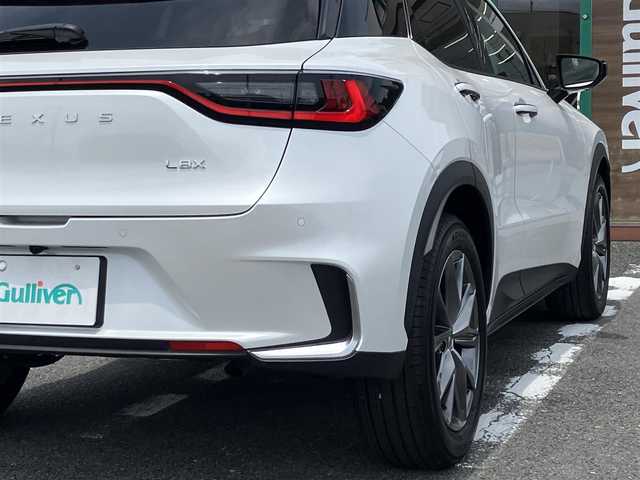 レクサス ＬＢＸ リラックス 三重県 2024(令6)年 0.9万km ソニッククォーツ ♪♪ワンオーナー♪♪/♪♪登録時走行距離8516km♪♪/♪レクサスセーフティシステム＋/　・プリクラッシュセーフティ/　・レーダークルーズコントロール/　・レーンディパーチャーアラート/　・オートマチックハイビーム/　・レーントレーシングアシスト/　・ロードサインアシスト/　・プロアクティブドライビングアシスト/♪純正メーカーディスプレイオーディオナビ/　・Bluetooth/　・USB-C/　・AppleCarPlay/　・AndroidAuto/♪パノラミックビューモニター/♪ブラインドスポットモニター/♪クリアランスソナー/♪パーキングブレーキサポート/♪リアクロストラフィックアラート/♪後方車両接近告知/♪黒革シート/♪パワーバックドア/♪運転席パワーシート/シートメモリ機能付き/♪前席シートヒーター/♪LEDヘッドライト/♪革巻きステアリング/♪ステアリングヒーター/♪ステアリングスイッチ/♪パドルシフト/♪オートマチックハイビーム/♪オートワイパー/♪オートライト/♪オートブレーキホールド/♪オートリトラクタブルミラー/♪ウィンカーミラー/♪ドライブレコーダー/♪ビルトインETC(2・0）/♪プライバシーガラス