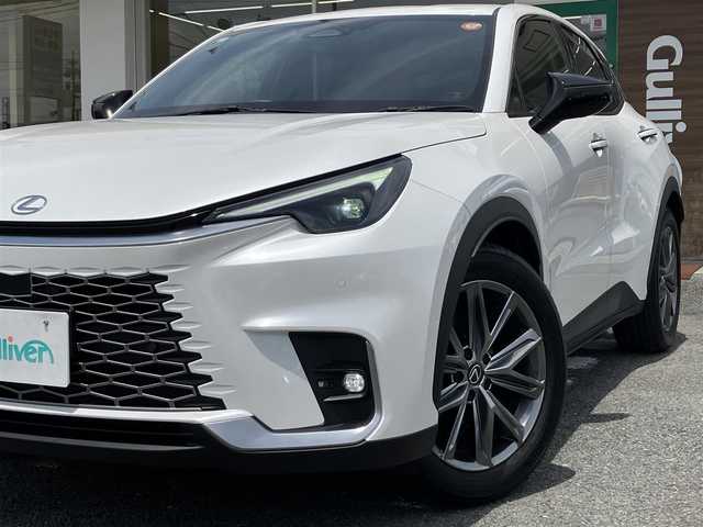 レクサス ＬＢＸ リラックス 三重県 2024(令6)年 0.9万km ソニッククォーツ ♪♪ワンオーナー♪♪/♪♪登録時走行距離8516km♪♪/♪レクサスセーフティシステム＋/　・プリクラッシュセーフティ/　・レーダークルーズコントロール/　・レーンディパーチャーアラート/　・オートマチックハイビーム/　・レーントレーシングアシスト/　・ロードサインアシスト/　・プロアクティブドライビングアシスト/♪純正メーカーディスプレイオーディオナビ/　・Bluetooth/　・USB-C/　・AppleCarPlay/　・AndroidAuto/♪パノラミックビューモニター/♪ブラインドスポットモニター/♪クリアランスソナー/♪パーキングブレーキサポート/♪リアクロストラフィックアラート/♪後方車両接近告知/♪黒革シート/♪パワーバックドア/♪運転席パワーシート/シートメモリ機能付き/♪前席シートヒーター/♪LEDヘッドライト/♪革巻きステアリング/♪ステアリングヒーター/♪ステアリングスイッチ/♪パドルシフト/♪オートマチックハイビーム/♪オートワイパー/♪オートライト/♪オートブレーキホールド/♪オートリトラクタブルミラー/♪ウィンカーミラー/♪ドライブレコーダー/♪ビルトインETC(2・0）/♪プライバシーガラス