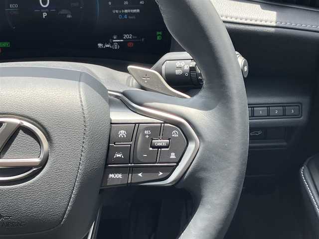 レクサス ＬＢＸ リラックス 三重県 2024(令6)年 0.9万km ソニッククォーツ ♪♪ワンオーナー♪♪/♪♪登録時走行距離8516km♪♪/♪レクサスセーフティシステム＋/　・プリクラッシュセーフティ/　・レーダークルーズコントロール/　・レーンディパーチャーアラート/　・オートマチックハイビーム/　・レーントレーシングアシスト/　・ロードサインアシスト/　・プロアクティブドライビングアシスト/♪純正メーカーディスプレイオーディオナビ/　・Bluetooth/　・USB-C/　・AppleCarPlay/　・AndroidAuto/♪パノラミックビューモニター/♪ブラインドスポットモニター/♪クリアランスソナー/♪パーキングブレーキサポート/♪リアクロストラフィックアラート/♪後方車両接近告知/♪黒革シート/♪パワーバックドア/♪運転席パワーシート/シートメモリ機能付き/♪前席シートヒーター/♪LEDヘッドライト/♪革巻きステアリング/♪ステアリングヒーター/♪ステアリングスイッチ/♪パドルシフト/♪オートマチックハイビーム/♪オートワイパー/♪オートライト/♪オートブレーキホールド/♪オートリトラクタブルミラー/♪ウィンカーミラー/♪ドライブレコーダー/♪ビルトインETC(2・0）/♪プライバシーガラス