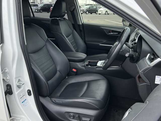 トヨタ ＲＡＶ４ G Zパッケージ 茨城県 2019(令1)年 6.6万km ホワイトパールクリスタルシャイン 9インチ純正SDナビ(Bluetooth/バックカメラ フルセグTV)/ETC/クルーズコントロール/横滑り防止装置/コーナーセンサー/レーンキープアシスト/盗難防止装置/ダウンヒルアシスト/オートマチックハイビーム/カーテンエアバッグ/ドライブレコーダー前後/LEDオートライト/レザーシート/パワーシート/シートヒーター/純正19インチアルミホイール/冷房AAC/スマートキー/スペアキー/純正フロアマット